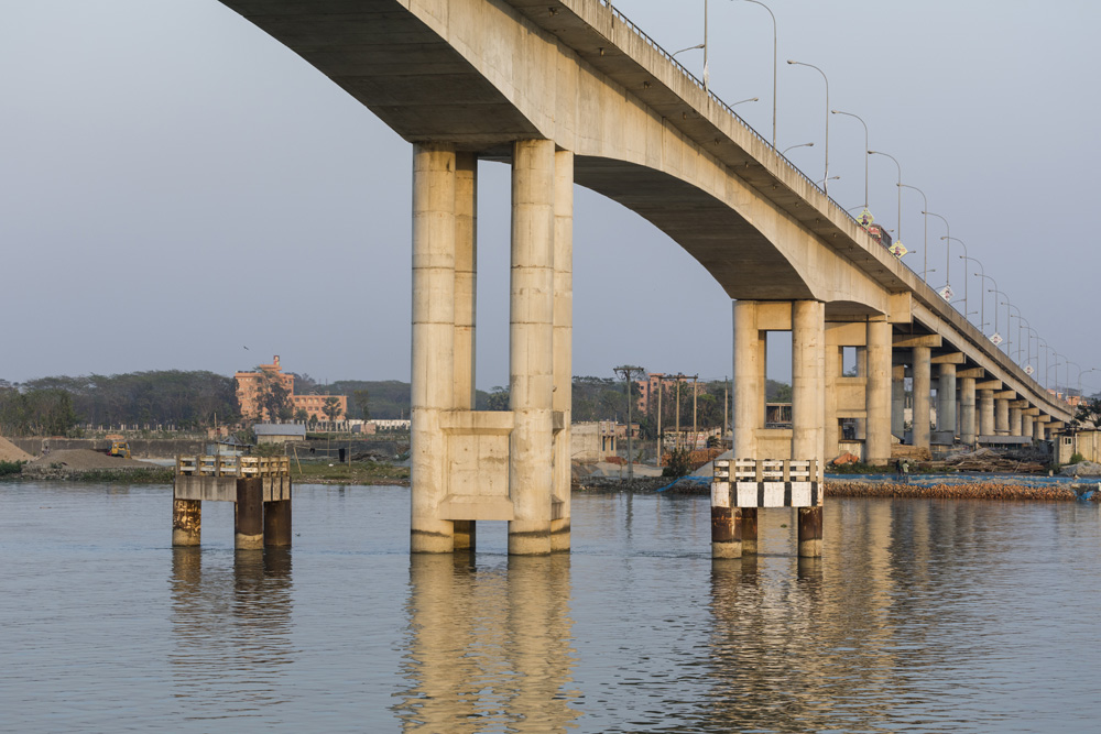 More new road and bridge links are needed for Bangladesh as the country has insufficient major bridge connections for its transport needs (© | Manfred Thuerig, Dreamstime.com)