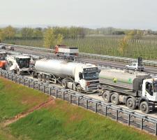 Hamm compactor and Wirtgen WR 250 recycler/reclaimer