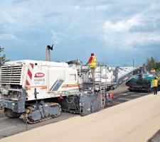 Wirtgen 3800 CR and Vögele paver VISION 5200-2 