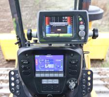 The upper screen provides the operator with a visual representation