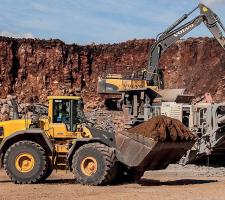 Volvo CE machines at TooWoomba airport 