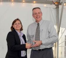 Marlin J Knutson Award to Julie Vandenbossche