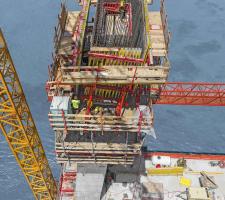 Upper hollow pylon legs