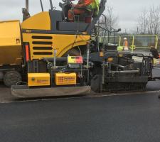 thermal heater riding on a paver