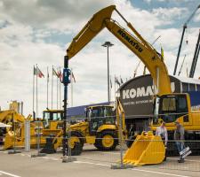 Komatsu PC210NLC-8 excavator.jpg