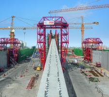 The lane-direction dividing wall 2.jpg
