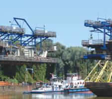 Tisza Bridge under construction