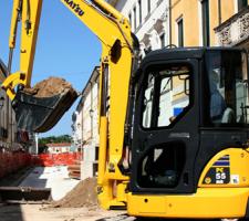 Komatsu Launches Short Tailwings