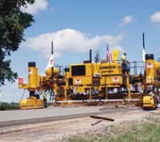 GOMACO GP-2600 paver