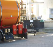 Bitumen tanker