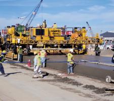 GOMACO two-track gHp-2800 paver 