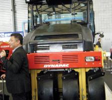Dynpac's CP275 pneumatic roller 