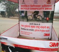 Increasing the conspicuity of cyclists 