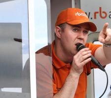 The auctioneer in action