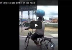 cyclist takes a gas bottle on the head video avatar 