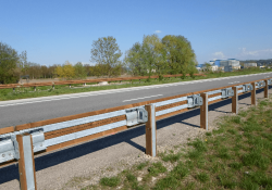 The T40 system consists of two half-logs reinforced at the back with a steel U-channel