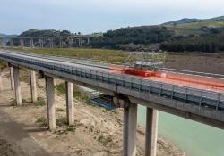 Work areas can also be created below the road surface with any type of multidirectional scaffolding and pitch and, above all, with whatever geometry is needed to reach the extreme points on bridges,