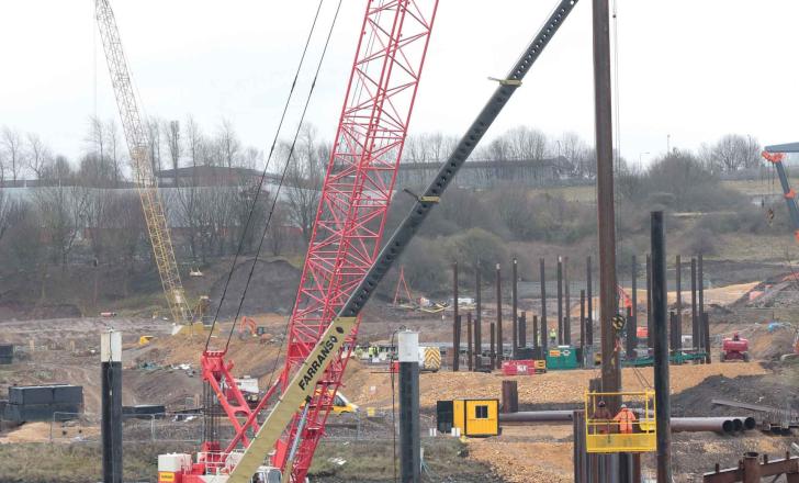 Cofferdam construction to allow work on main pylon foundations Cofferdam construction