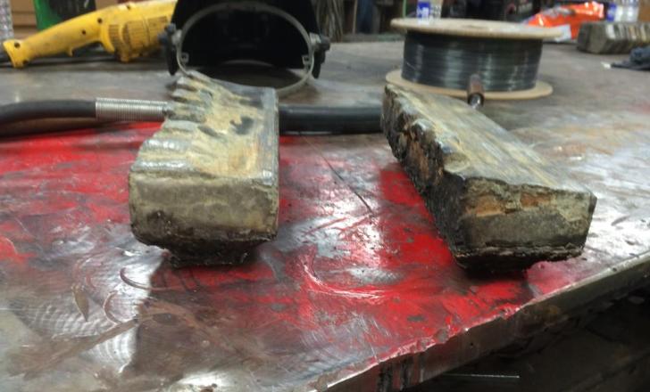 Worn tool on the left Worn tool on the left