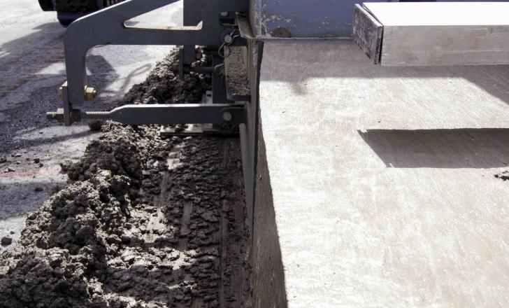 Equipment from G&Z has been used to rebuild a runway suffering from alkali silica reaction Equipment from G&Z