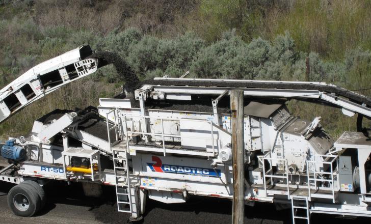 The Roadtec RT-500 is designed to process 500 tonnes per hour. Roadtec
