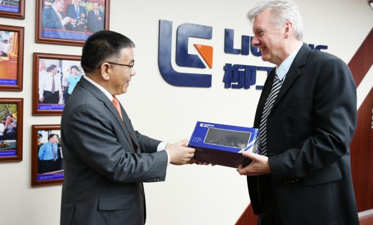 LiuGong and ZF have agreed a partnership to develop and manufacture a new transmission system for wheeled loaders and graders agreement%2520signing-2.jpg