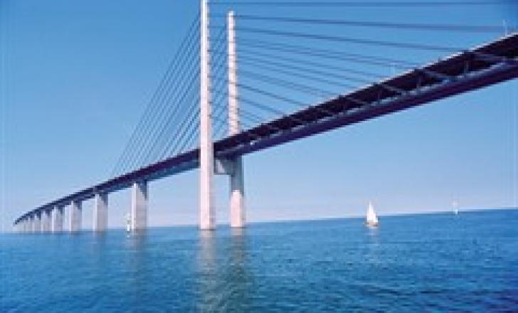 A Helsingør to Helsingborg bridge could take traffic off the Øresund bridge (pictured) that opened in 2000 Oresund bridge.jpg
