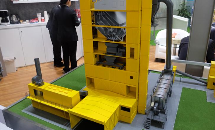 The latest Lintec asphalt plant design is said to offer very low emissions Lintec DSCF1950.jpg