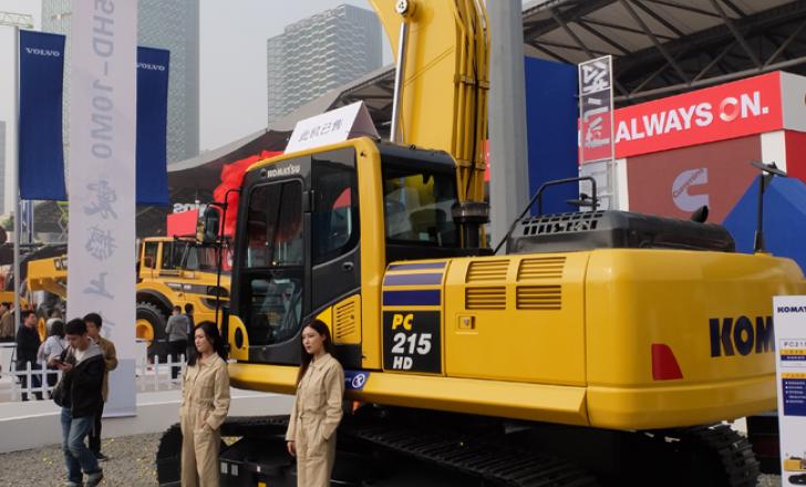 Komatsu says that its new generation PC215HD-10MO excavator offers improved performance as well as reduced fuel consumption DSCF1944.jpg