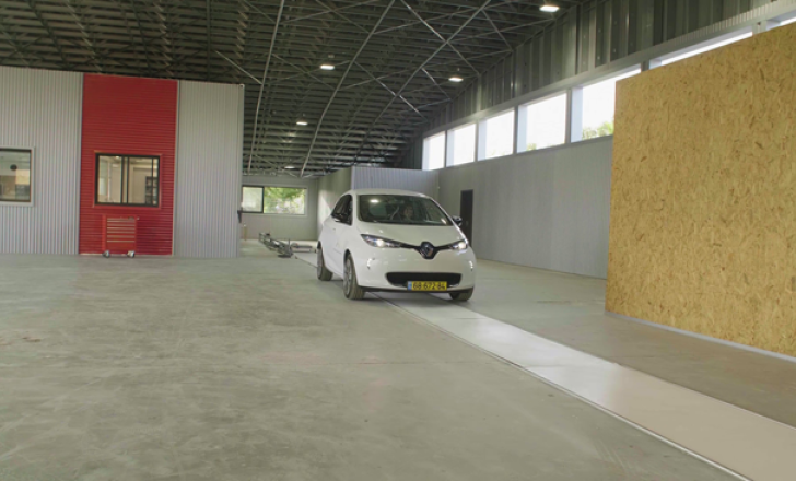 The electrified track will be around 8cm under the asphalt running along the centre of the lane (photo courtesy Electreon) (Photo courtesy Electreon) - 2.png