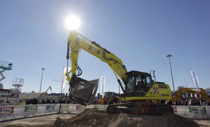 More than 1 million units of construction equipment sold worldwide in 2018 May 2019 -SAMOTER-PIC 1.jpg