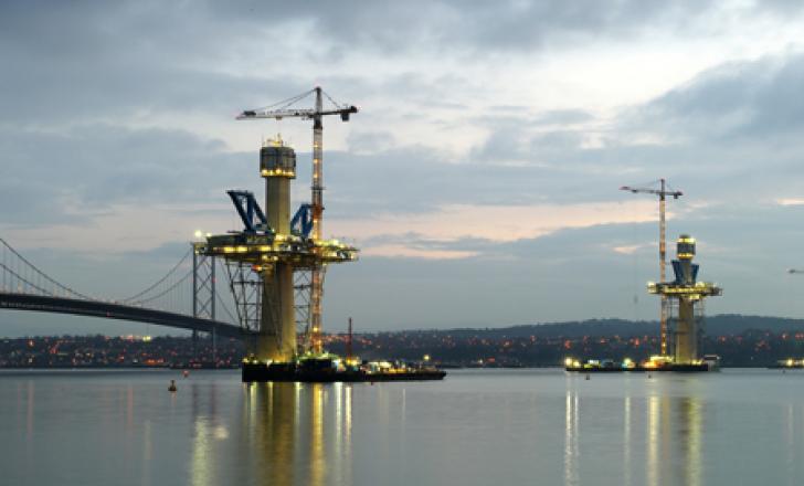 Liebherr cranes at work on the Queensferry Crossing, Scotland PIC 1 - liebherr-cranes-forth-crossing-bridge-1-300dpi.jpg