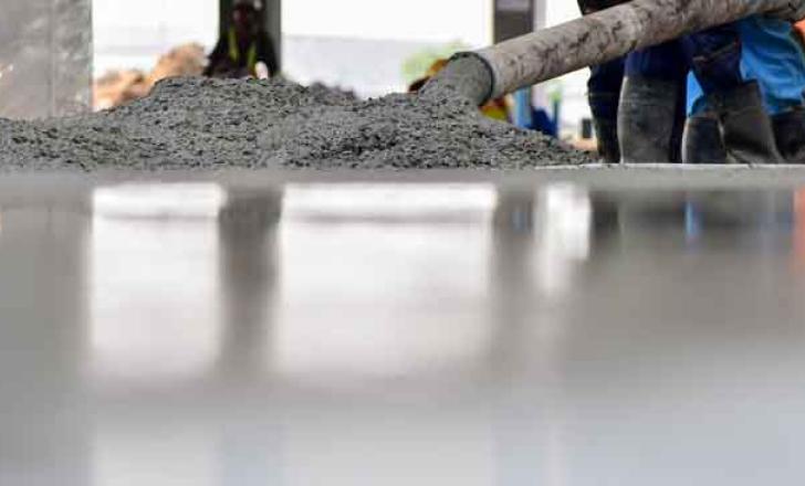 Lafarge Endure SR is a high performance, low carbon, CEM II blend cement Agg Ind - endure_sr_concrete_pour_image.jpg