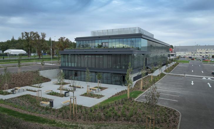 Doosan Bobcat has invested heavily in developing its facilities in the Czech Republic exterior(2).jpg