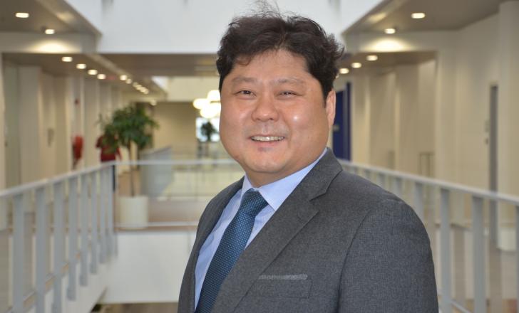 Sungwoo Lee is now managing director of Hyundai Construction Equipment Europe (HCEE)