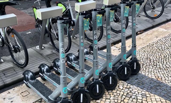 Hop to it in Lisbon: UK looking at similar e-scooter rental as the Frog scheme (photo ITS International)