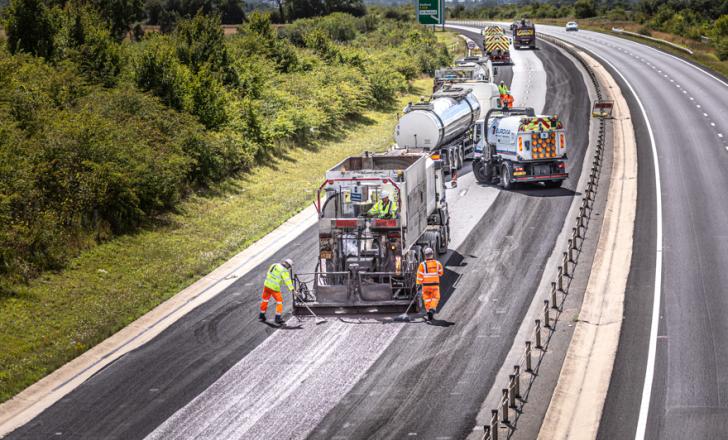 UK contractor EST laid around 115,000m² of Cold Applied Ultra-Thin Surfacing – CAUTS