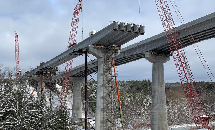 The twin structures were honoured in the category “best bridge with a main span of more than 150 feet – 45.7m (image courtesy HDR)