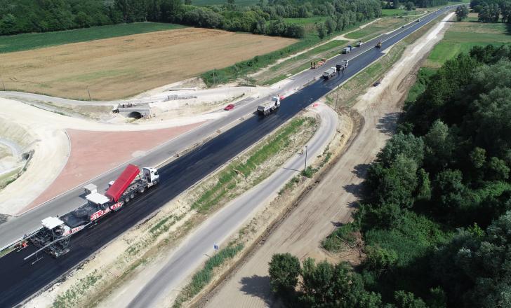STRABAG has the contract to widen an additional stretch of the 67 expressway in Hungary – image courtesy of STRABAG