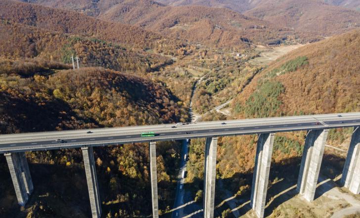 Aerial view of Bebresh Viaduct at Hemus A2 motorway, Vitinya Pass, in the Sofia Region, Bulgaria (image © Stoyan Haytov/Dreamstime)