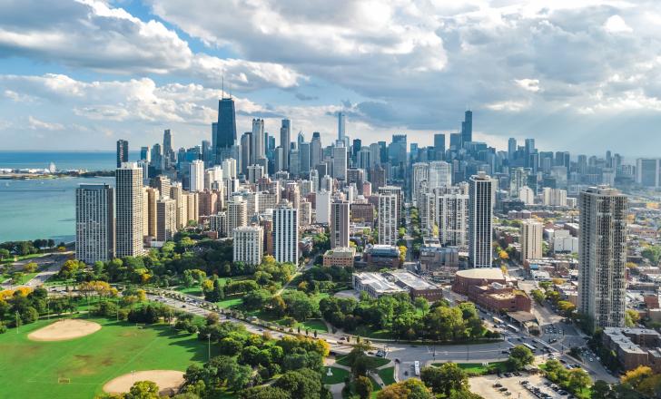 Drivers in Chicago will benefit from improvements to the Kennedy Expressway when the work is complete in 2025 – image courtesy of © Jaysi | Dreamstime.com