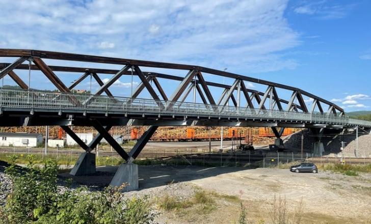 The two-lane Norsenga Bridge, nearly 95m long, was opened in 2017 and has walking and cycling paths (image © Jørn Jakobsen, Norwegian Road Administration)