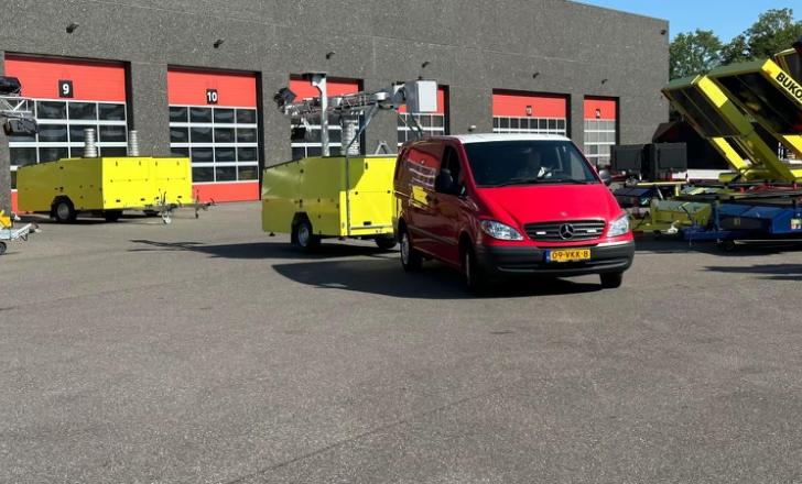 No escape: the trailer units capture images of front seat occupants and the software sends anonymised images to a secure cloud for human review later (image courtesy Acusensus)