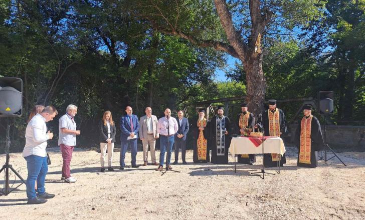 The ceremonial sod-turning earlier this month for the start of construction of a bridge between Parvomai and the village of Gradina in Bulgaria (image courtesy Glavbolgarstroy Infrastructure Construction)