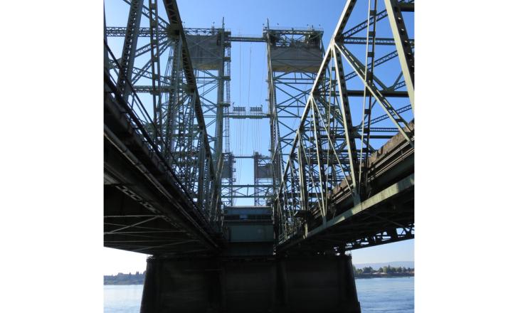 A new bridge will be built to replace the current structure carrying I-5 over the Colombia River and connecting Oregon and Washington state – image courtesy of © Rajan Singh|Dreamstime.com A new bridge will be built to replace the current structure carrying I-5 over the Colombia River and connecting Oregon and Washington state – image courtesy of © Rajan Singh|Dreamstime.com