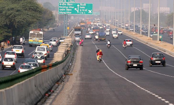 A network of electric roads is planned for a major area of India, with existing diesel buses being replaced by electric models by 2030 – image © courtesy of Pat Smith