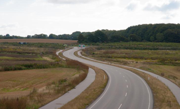 The current route 54 is basically a country road with cycle paths on both sides (image © Gestur Gislason/Dreamstime)