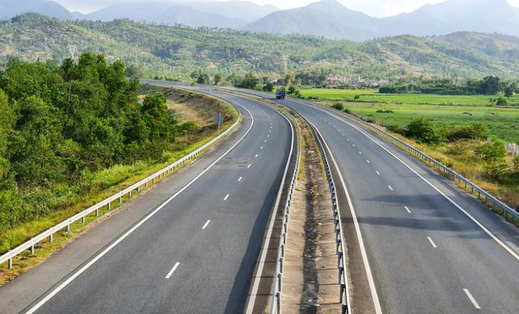The Quang Ngai-Da Nang Highway is the longest section of Vietnam’s North-South Expressway (image © Duc Huy Nguyen/Dreamstime)