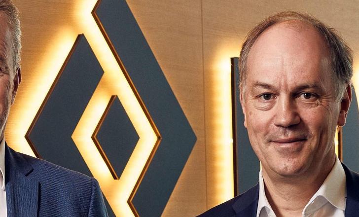 The BOMAG Group is appointing Dr Ingo Ettischer (right) as its new president, taking over from Ralf Junker (left)