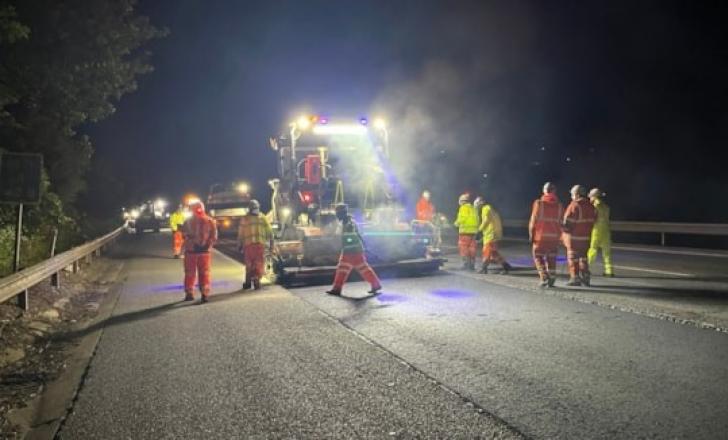 A trial of innovative road materials on a busy motorway has been carried out for National Highways to test zero carbon technology